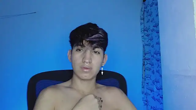 Snapshot of littlextreme chatting on 03.02.25 littlextreme online show from 03.02.25