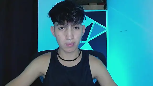 Snapshot of littlextreme chatting on 03.09.25 littlextreme online show from 03.09.25