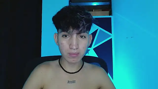 Snapshot of littlextreme chatting on 03.09.25 littlextreme online show from 03.09.25