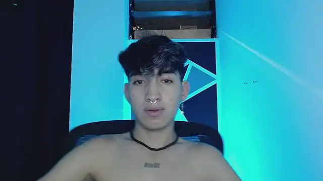 Snapshot of littlextreme chatting on 03.11.25 littlextreme online show from 03.11.25