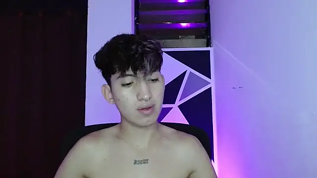 Snapshot of littlextreme chatting on 03.16.25 littlextreme online show from 03.16.25