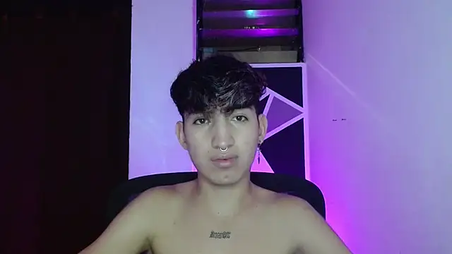 Snapshot of littlextreme chatting on 03.19.25 littlextreme online show from 03.19.25