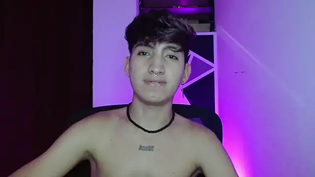 Snapshot of littlextreme chatting on 03.20.25 littlextreme online show from 03.20.25