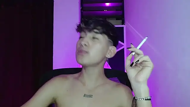 Snapshot of littlextreme chatting on 03.22.25 littlextreme online show from 03.22.25