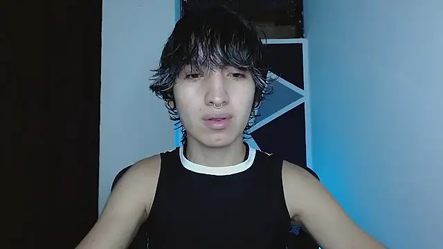 Snapshot of littlextreme chatting on 01.12.26 littlextreme online show from 01.12.26