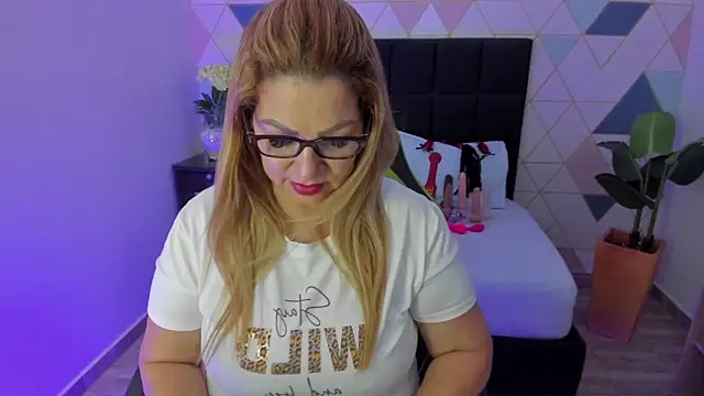 gisela27 online show from 09.10.25