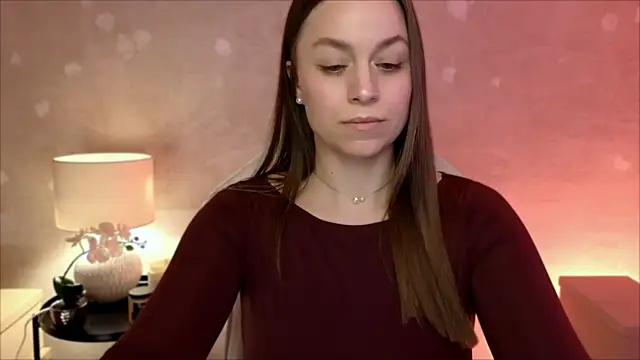 Snapshot of MilaFleur chatting on 12.17.25 MilaFleur online show from 12.17.25