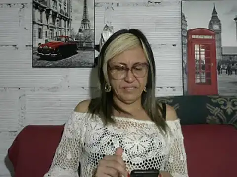 Snapshot of divahot08 chatting on 12.12.24 divahot08 online show from 12.12.24