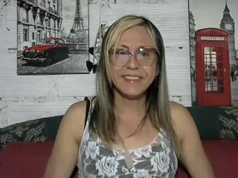 Snapshot of divahot08 chatting on 01.09.25 divahot08 online show from 01.09.25
