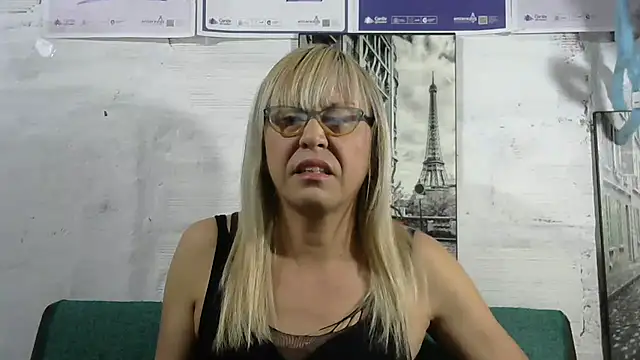 Snapshot of divahot08 chatting on 10.08.25 divahot08 online show from 10.08.25