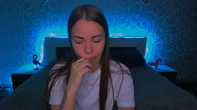 Snapshot of AlexaBarkley chatting on 12.22.24 AlexaBarkley online show from 12.22.24