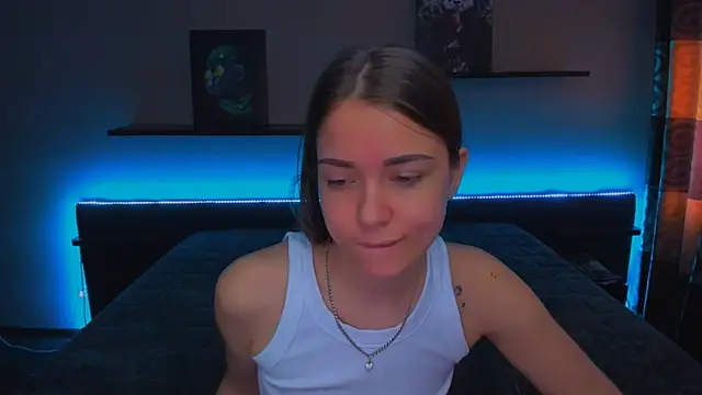 Snapshot of AlexaBarkley chatting on 03.13.25 AlexaBarkley online show from 03.13.25