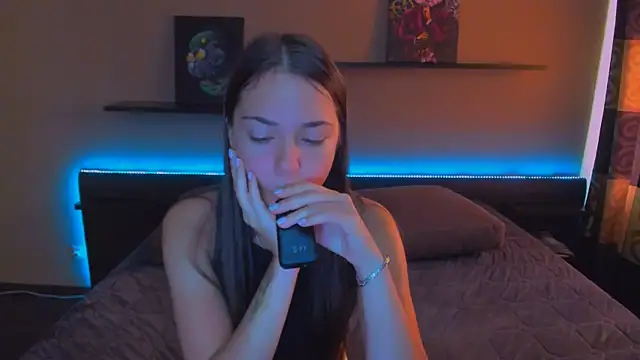 Snapshot of AlexaBarkley chatting on 09.19.25 AlexaBarkley online show from 09.19.25
