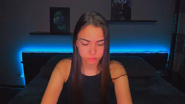 Snapshot of AlexaBarkley chatting on 10.29.25 AlexaBarkley online show from 10.29.25