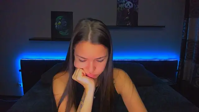 Snapshot of AlexaBarkley chatting on 11.03.25 AlexaBarkley online show from 11.03.25