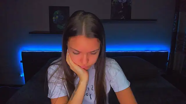 Snapshot of AlexaBarkley chatting on 11.07.25 AlexaBarkley online show from 11.07.25