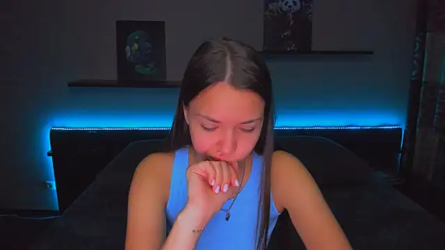 Snapshot of AlexaBarkley chatting on 11.13.25 AlexaBarkley online show from 11.13.25