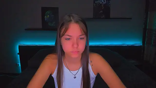 Snapshot of AlexaBarkley chatting on 12.15.25 AlexaBarkley online show from 12.15.25