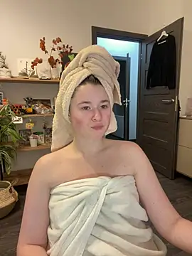 Snapshot of sweetest_pie chatting on 02.27.25 sweetest pie online show from 02.27.25