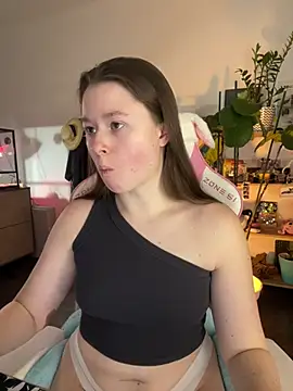 Snapshot of sweetest_pie chatting on 02.14.26 sweetest pie online show from 02.14.26