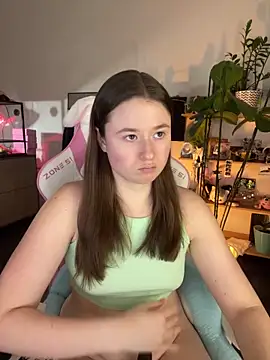 Snapshot of sweetest_pie chatting on 02.28.26 sweetest pie online show from 02.28.26