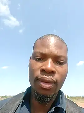 Snapshot of Malibongwe17 chatting on 10.05.25 Malibongwe17 online show from 10.05.25