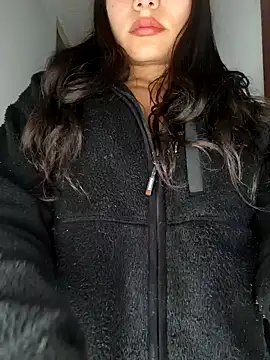 Snapshot of _Danna chatting on 12.14.24 Danna online show from 12.14.24
