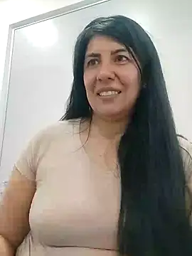 aisha latina online show from 01.22.25