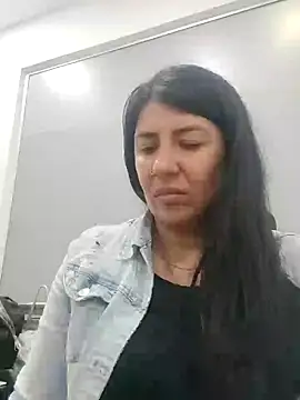 aisha latina online show from 02.20.25