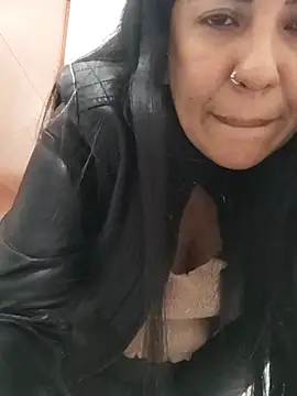 aisha latina online show from 03.04.25