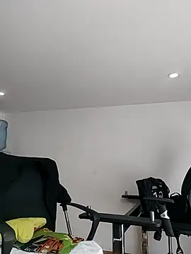 aisha latina online show from 10.16.25