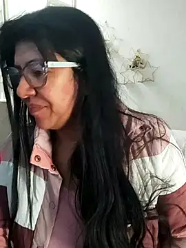 aisha latina online show from 02.13.26