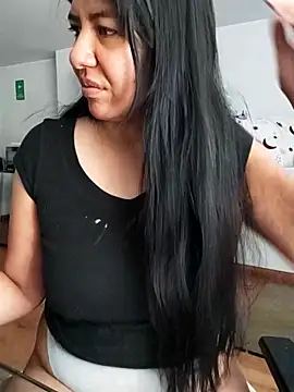 aisha latina online show from 03.04.26