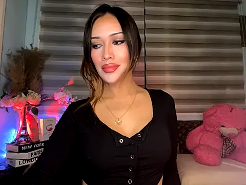 Jasmine Elcock online show from 10.26.25