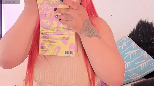 Snapshot of SophieRossi chatting on 10.28.25 SophieRossi online show from 10.28.25