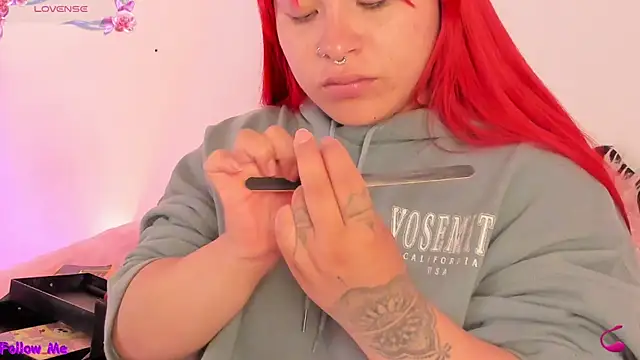 Snapshot of SophieRossi chatting on 11.22.25 SophieRossi online show from 11.22.25