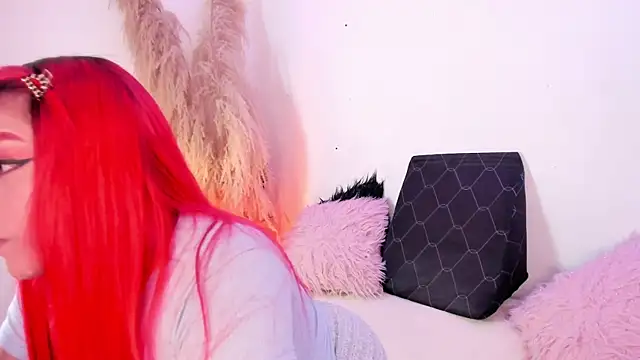 Snapshot of SophieRossi chatting on 12.20.25 SophieRossi online show from 12.20.25