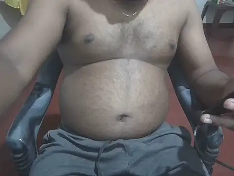 Snapshot of rmshm chatting on 10.15.25 rmshm online show from 10.15.25