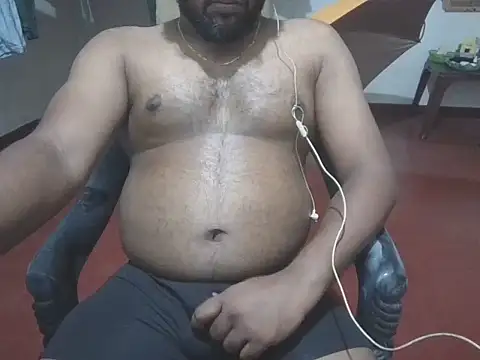 Snapshot of rmshm chatting on 11.27.25 rmshm online show from 11.27.25