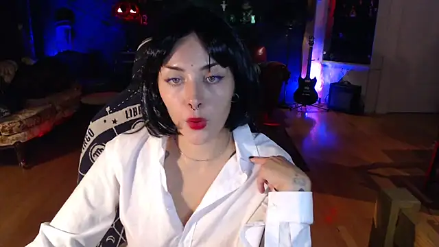 Snapshot of gothstripper chatting on 10.01.25 gothstripper online show from 10.01.25