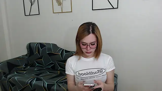 AmazingLuchie online show from 02.14.25