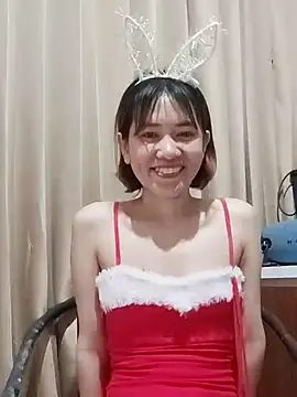 Snapshot of Little_suzy5 chatting on 12.21.24 Little suzy5 online show from 12.21.24