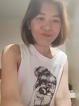 Snapshot of Little_suzy5 chatting on 02.28.25 Little suzy5 online show from 02.28.25