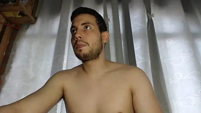 Snapshot of Armando_2002 chatting on 03.10.25 Armando 2002 online show from 03.10.25