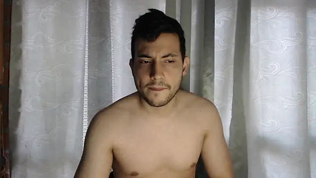 Snapshot of Armando_2002 chatting on 03.18.25 Armando 2002 online show from 03.18.25