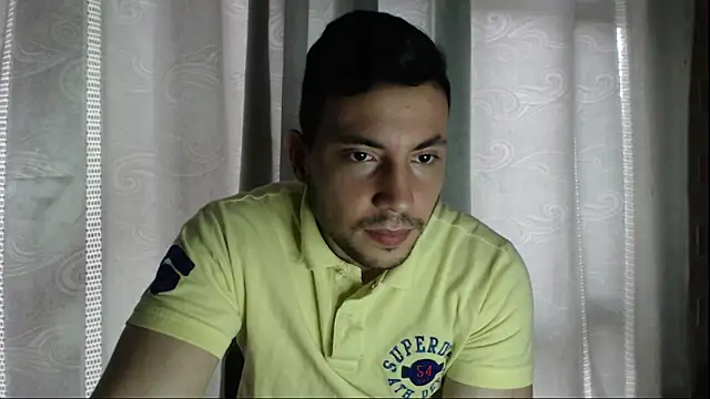 Snapshot of Armando_2002 chatting on 09.17.25 Armando 2002 online show from 09.17.25