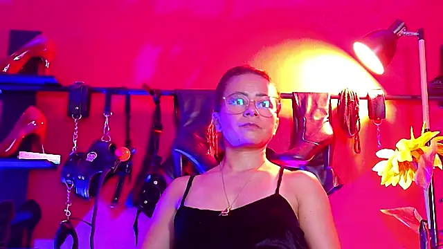 MistressSlut1 online show from 04.15.26
