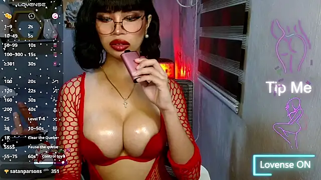 Snapshot of temptationlollipop chatting on 12.15.25 temptationlollipop online show from 12.15.25