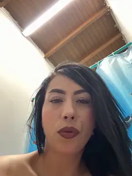 Snapshot of niky_smit chatting on 12.19.25 niky smit online show from 12.19.25