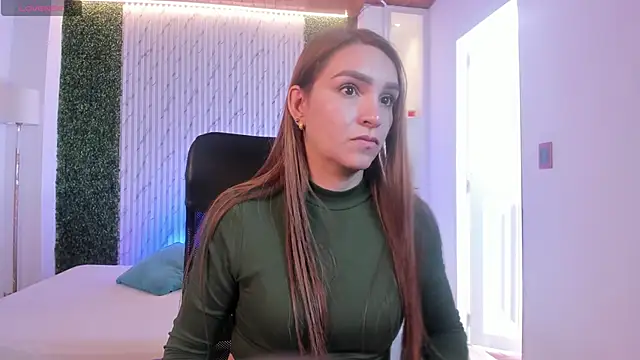 miataylorr1 online show from 10.15.25